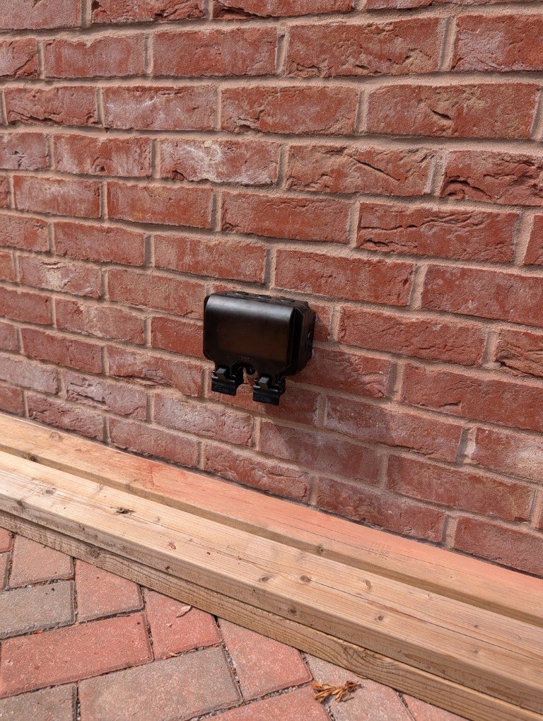 External power connection, tidied and sealed